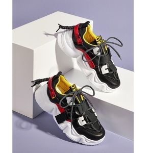 Lace-up buckle sneakers